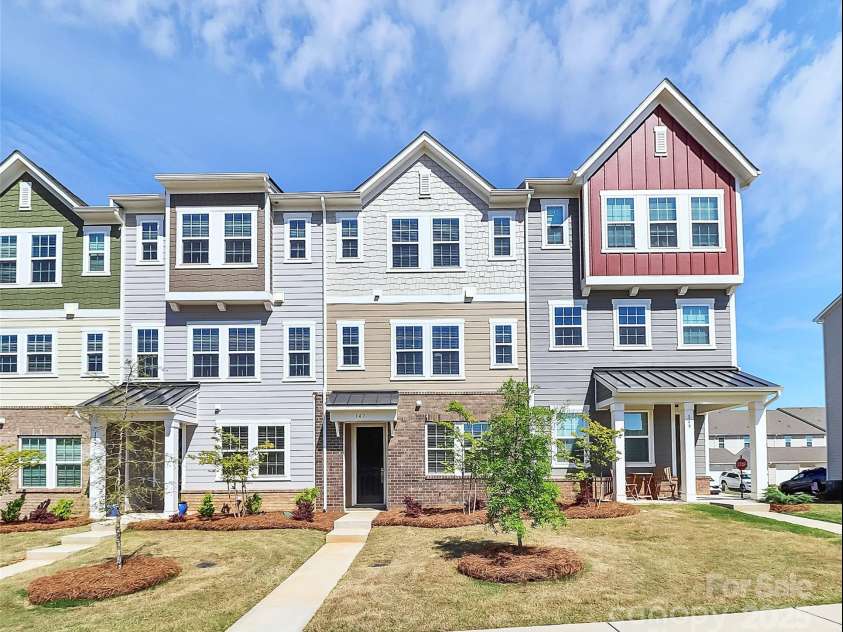 147 Morning Gap Parkway, Fort Mill, SC 29715.  MLS# CAR4249735, YatesRealty ID 10233. 