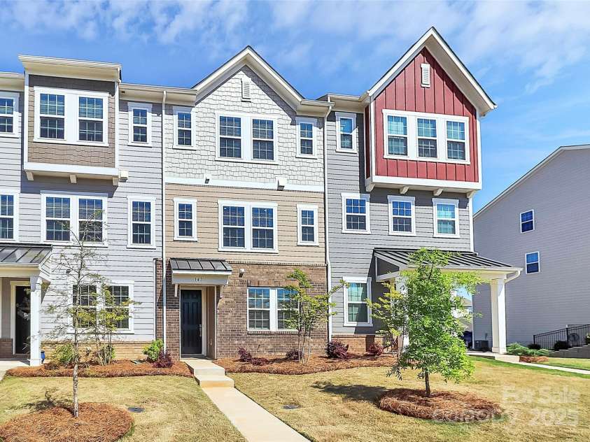147 Morning Gap Parkway, Fort Mill, SC 29715.  MLS# CAR4249735, YatesRealty ID 10233. 