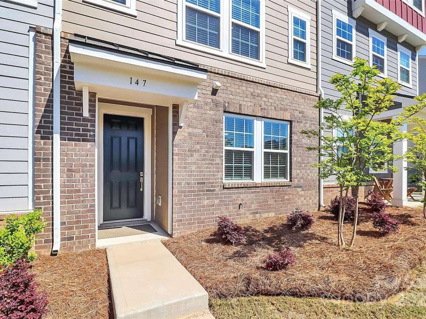 147 Morning Gap Parkway, Fort Mill, SC 29715.  MLS# CAR4249735, YatesRealty ID 10233. 