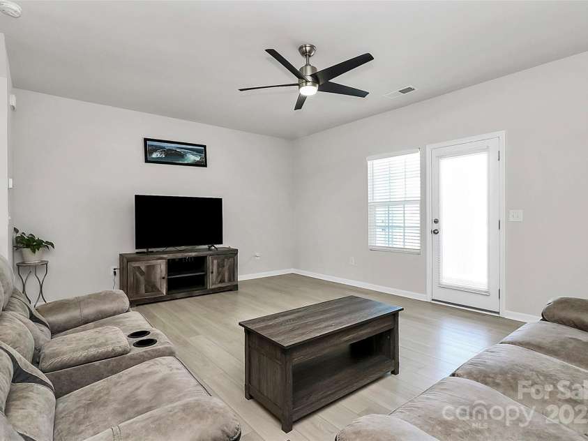 147 Morning Gap Parkway, Fort Mill, SC 29715.  MLS# CAR4249735, YatesRealty ID 10233. 