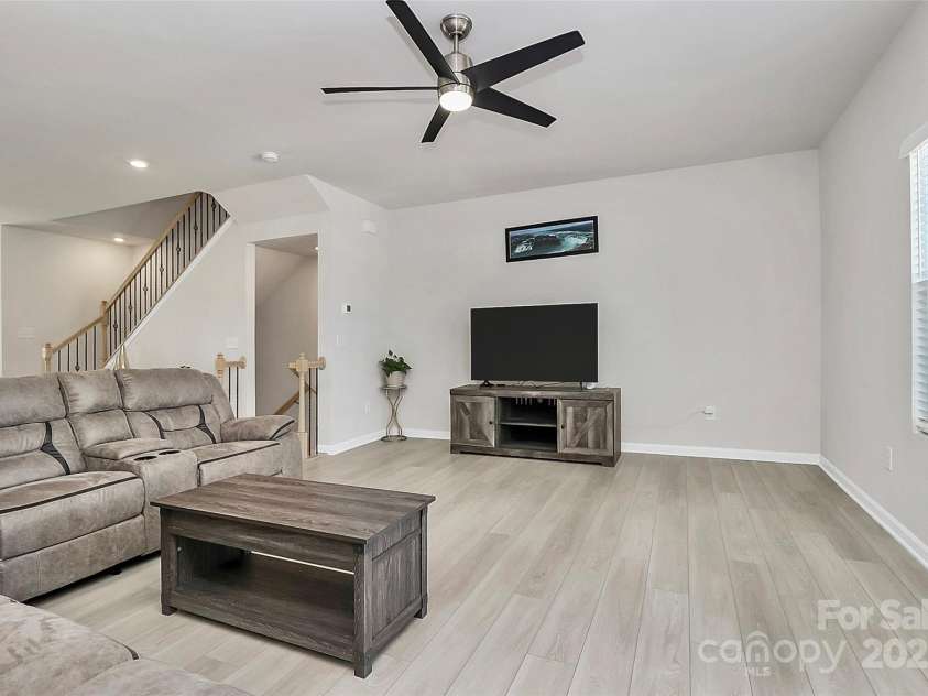 147 Morning Gap Parkway, Fort Mill, SC 29715.  MLS# CAR4249735, YatesRealty ID 10233. 