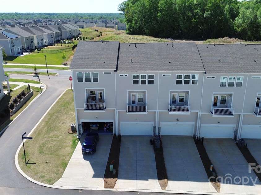 147 Morning Gap Parkway, Fort Mill, SC 29715.  MLS# CAR4249735, YatesRealty ID 10233. 