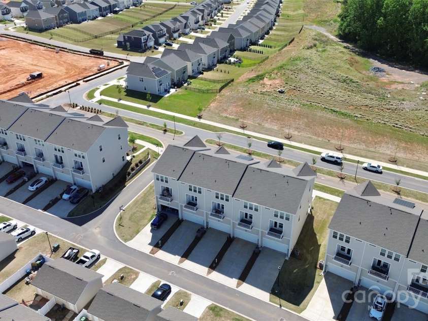 147 Morning Gap Parkway, Fort Mill, SC 29715.  MLS# CAR4249735, YatesRealty ID 10233. 