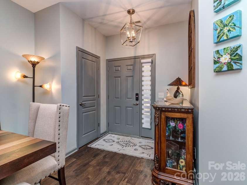 6236 Rockefeller Lane, Charlotte, NC 28210.  MLS# CAR4314822, YatesRealty ID 10234. 