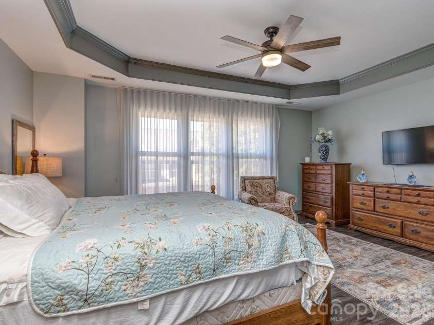 6236 Rockefeller Lane, Charlotte, NC 28210.  MLS# CAR4314822, YatesRealty ID 10234. 