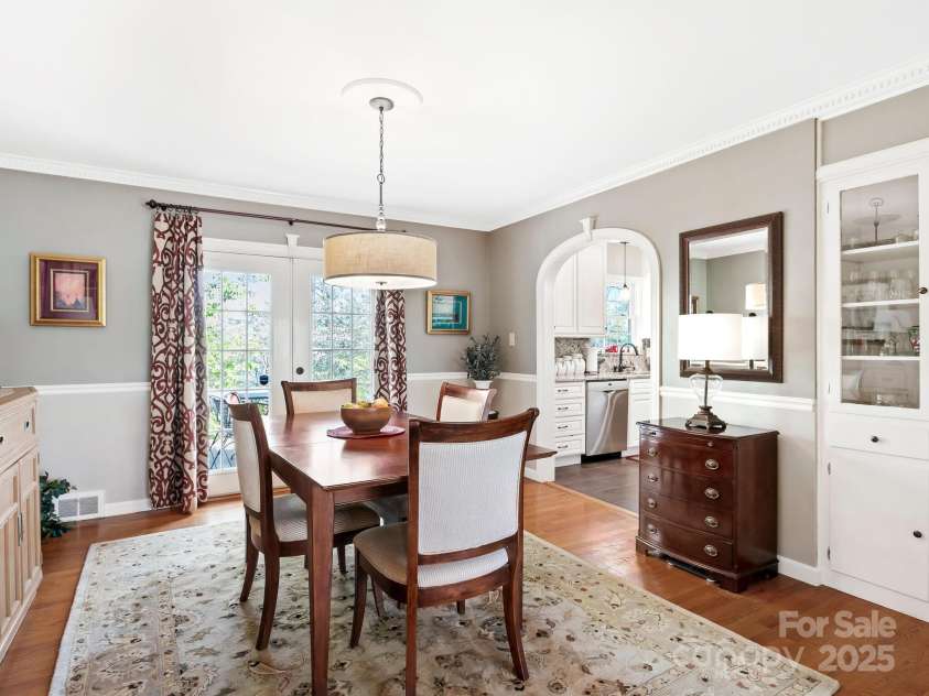 29 Fox Chase Road, Asheville, NC 28804.  MLS# CAR4247738, YatesRealty ID 10237. 