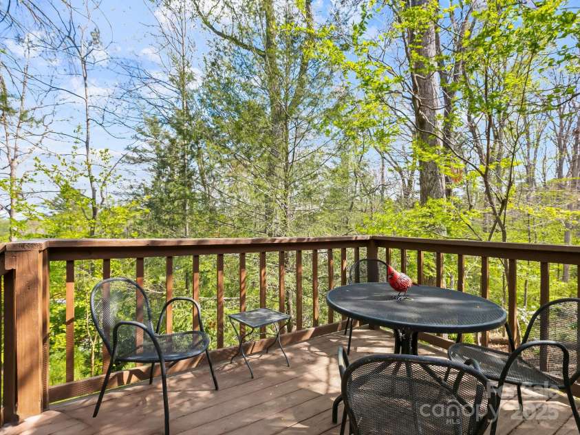 29 Fox Chase Road, Asheville, NC 28804.  MLS# CAR4247738, YatesRealty ID 10237. 