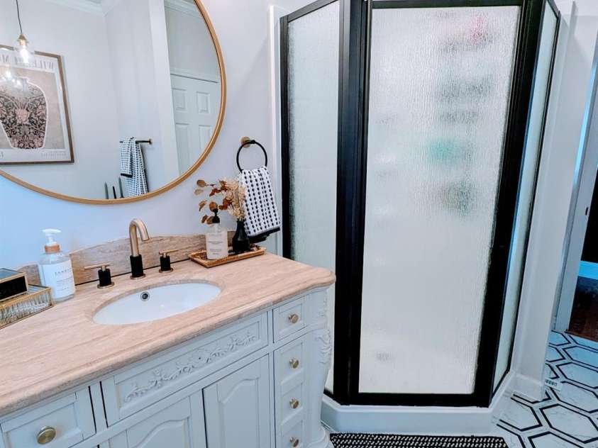 101 Sunset Drive, Stanley, NC 28164.  MLS# CAR4228097, YatesRealty ID 10238. 