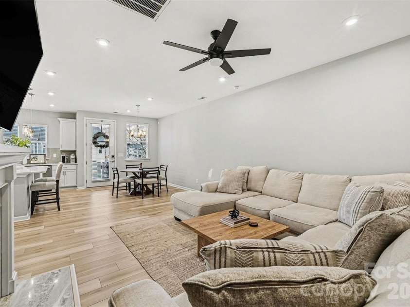 811 Redd Alley, Charlotte, NC 28217.  MLS# CAR4335811, YatesRealty ID 10239. 