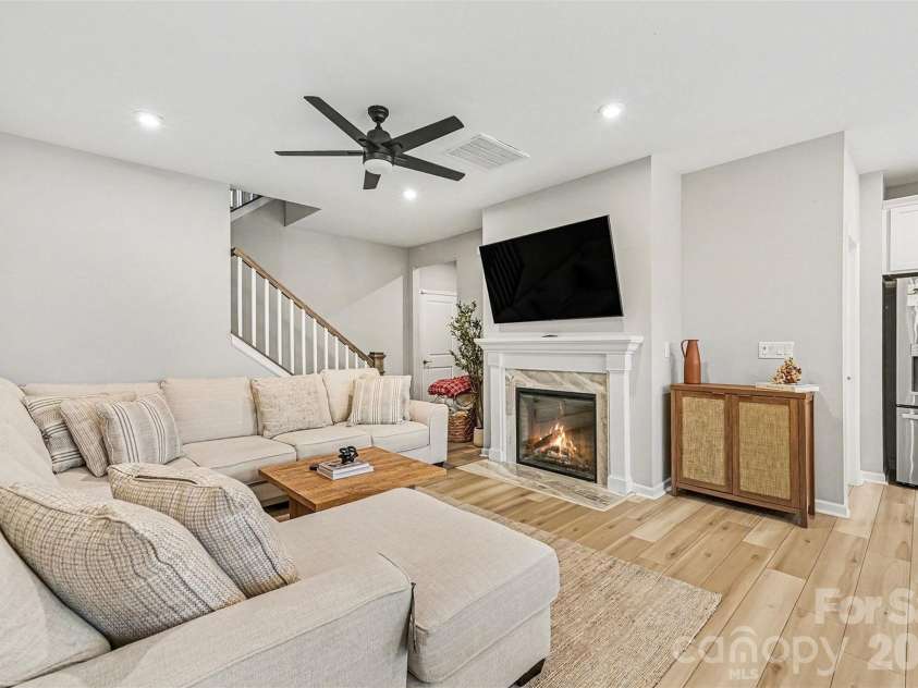 811 Redd Alley, Charlotte, NC 28217.  MLS# CAR4335811, YatesRealty ID 10239. 
