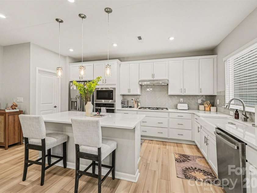 811 Redd Alley, Charlotte, NC 28217.  MLS# CAR4335811, YatesRealty ID 10239. 