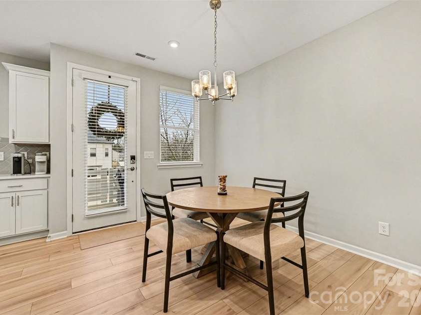 811 Redd Alley, Charlotte, NC 28217.  MLS# CAR4335811, YatesRealty ID 10239. 