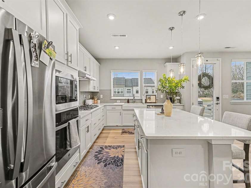811 Redd Alley, Charlotte, NC 28217.  MLS# CAR4335811, YatesRealty ID 10239. 