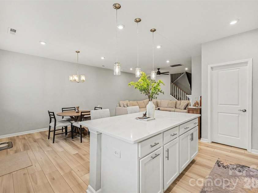 811 Redd Alley, Charlotte, NC 28217.  MLS# CAR4335811, YatesRealty ID 10239. 