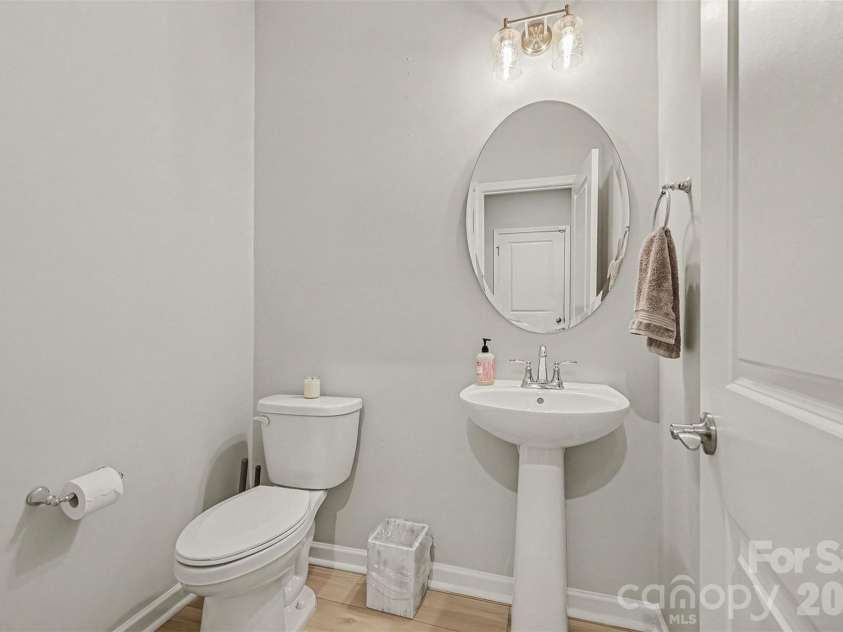 811 Redd Alley, Charlotte, NC 28217.  MLS# CAR4335811, YatesRealty ID 10239. 