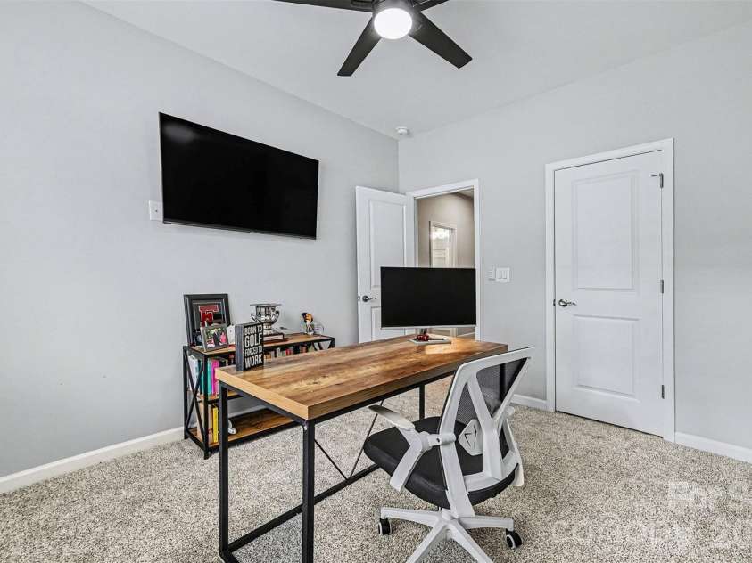 811 Redd Alley, Charlotte, NC 28217.  MLS# CAR4335811, YatesRealty ID 10239. 