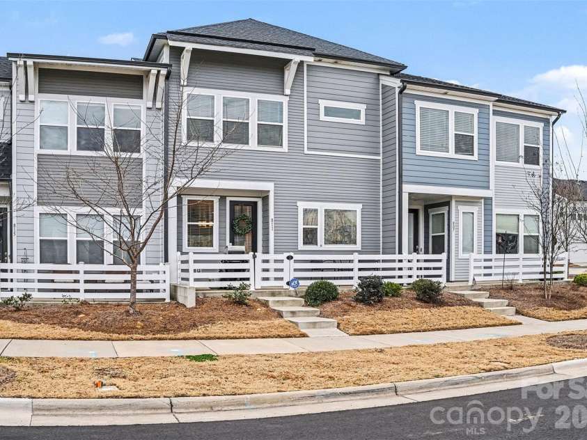 811 Redd Alley, Charlotte, NC 28217.  MLS# CAR4335811, YatesRealty ID 10239. Home is second from corner lot