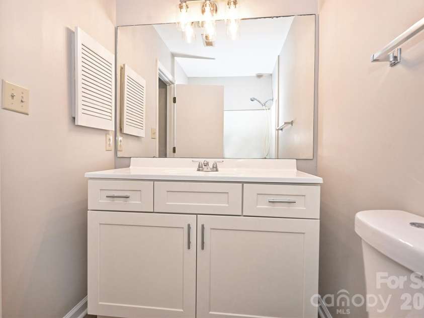 1031 Churchill Downs Court, Charlotte, NC 28211.  MLS# CAR4347703, YatesRealty ID 10240. 