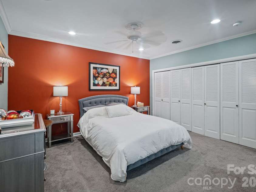 2082 2nd Street Drive, Hickory, NC 28601.  MLS# CAR4349823, YatesRealty ID 10241. Bed/Bonus