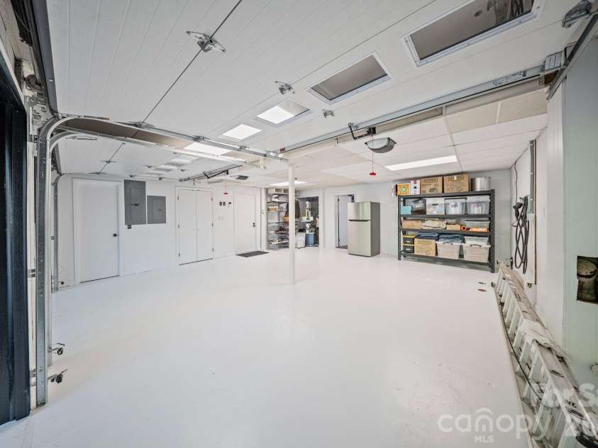 2082 2nd Street Drive, Hickory, NC 28601.  MLS# CAR4349823, YatesRealty ID 10241. Garage