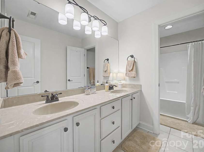 3008 Cabot Way, Fort Mill, SC 29715.  MLS# CAR4355973, YatesRealty ID 10242. 