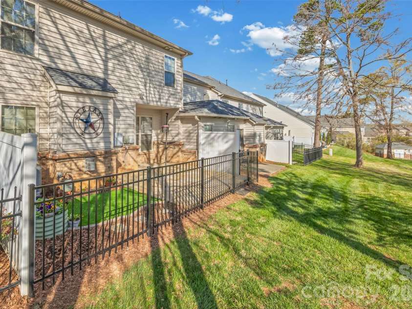 3008 Cabot Way, Fort Mill, SC 29715.  MLS# CAR4355973, YatesRealty ID 10242. 