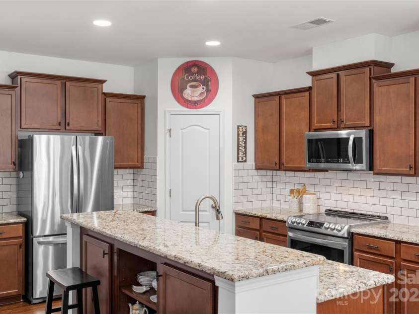 9017 Lanark Lane, Fort Mill, SC 29707.  MLS# CAR4238849, YatesRealty ID 10242. 