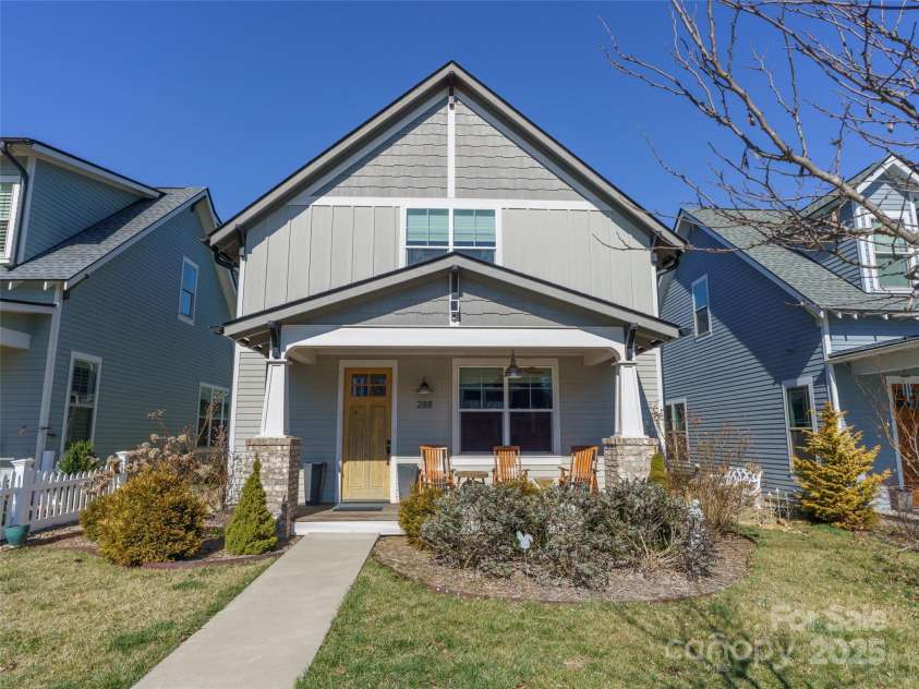 288 Main Street, Brevard, NC 28712.  MLS# CAR4237662, YatesRealty ID 10243. 
