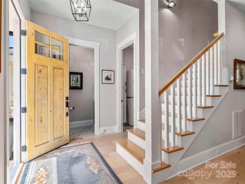 288 Main Street, Brevard, NC 28712.  MLS# CAR4237662, YatesRealty ID 10243. 
