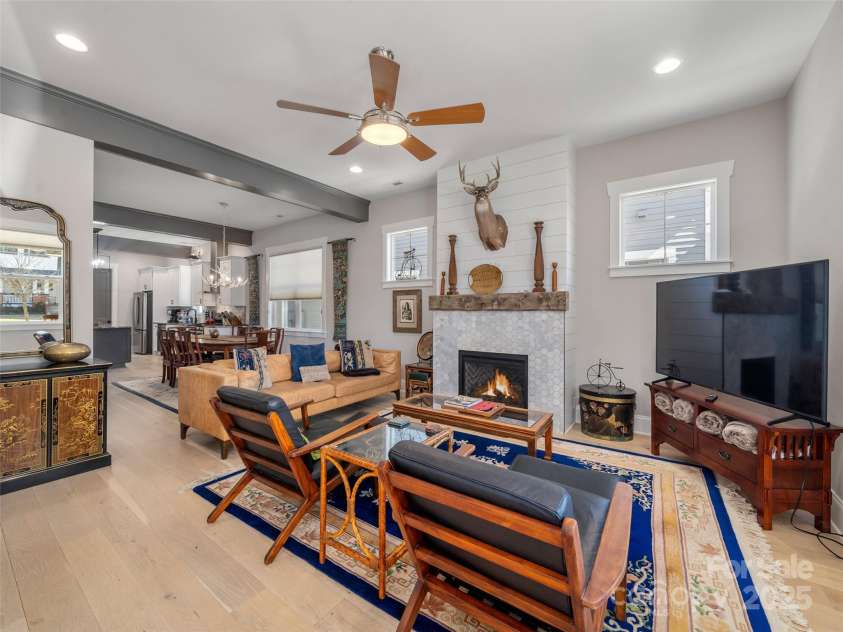 288 Main Street, Brevard, NC 28712.  MLS# CAR4237662, YatesRealty ID 10243. 