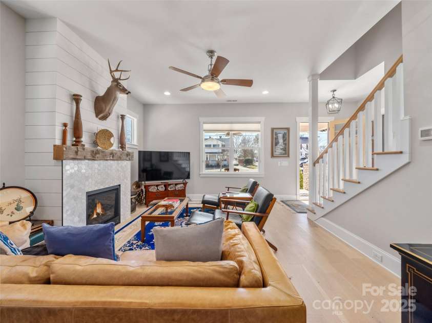 288 Main Street, Brevard, NC 28712.  MLS# CAR4237662, YatesRealty ID 10243. 