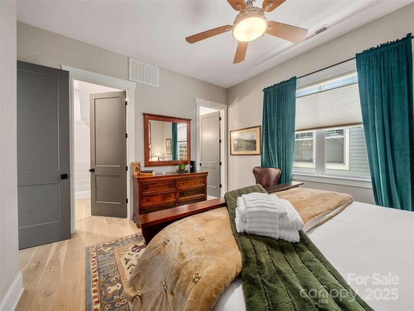 288 Main Street, Brevard, NC 28712.  MLS# CAR4237662, YatesRealty ID 10243. 