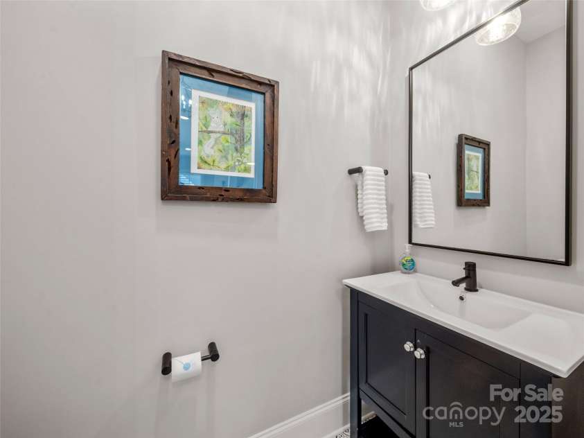 288 Main Street, Brevard, NC 28712.  MLS# CAR4237662, YatesRealty ID 10243. 