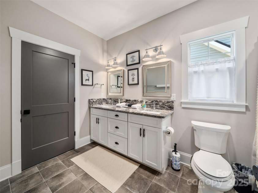 288 Main Street, Brevard, NC 28712.  MLS# CAR4237662, YatesRealty ID 10243. 