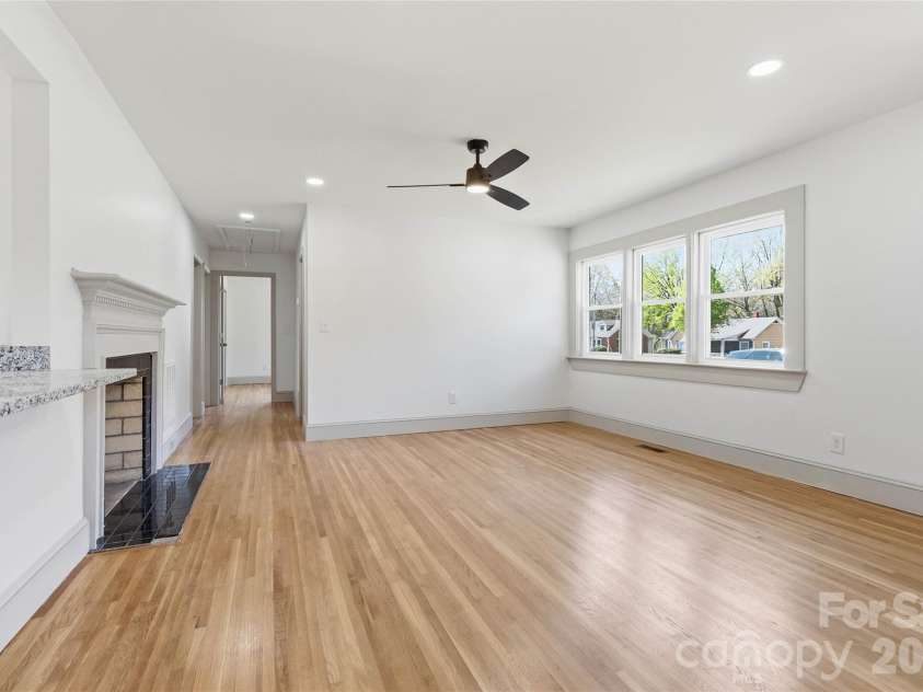 3609 Eastway Drive, Charlotte, NC 28205.  MLS# CAR4356441, YatesRealty ID 10243. 