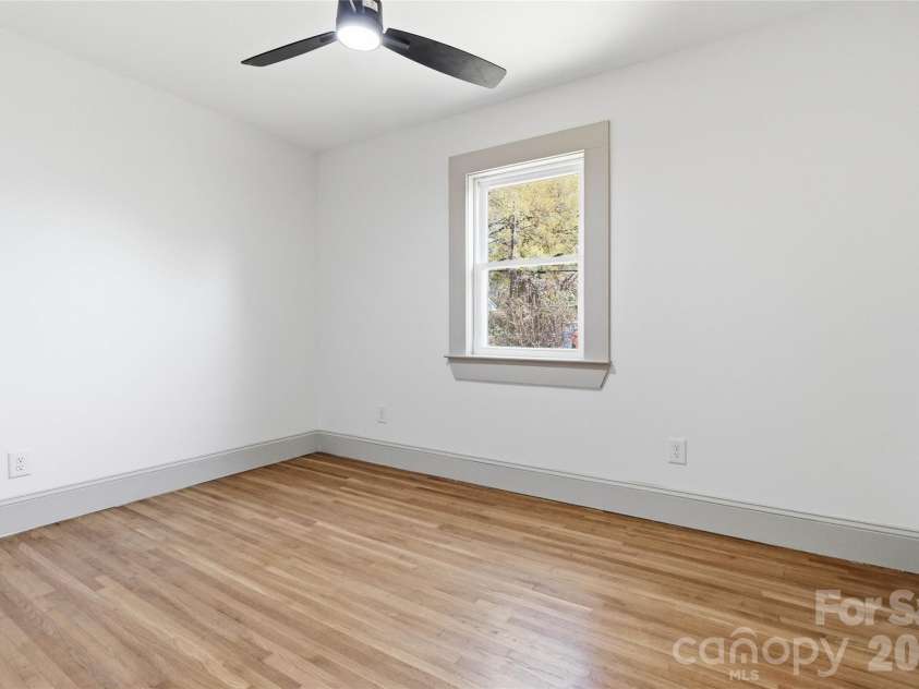 3609 Eastway Drive, Charlotte, NC 28205.  MLS# CAR4356441, YatesRealty ID 10243. 