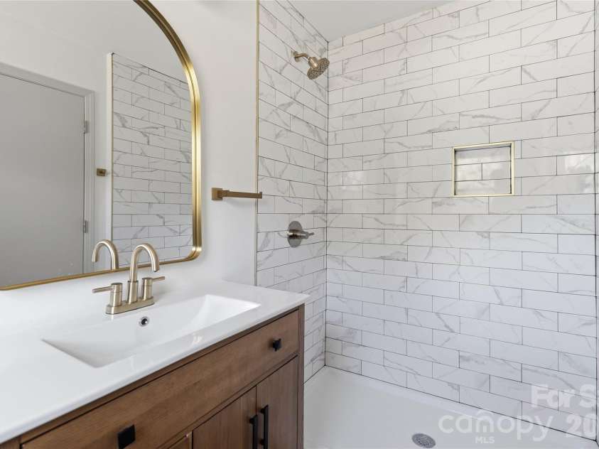 3609 Eastway Drive, Charlotte, NC 28205.  MLS# CAR4356441, YatesRealty ID 10243. 