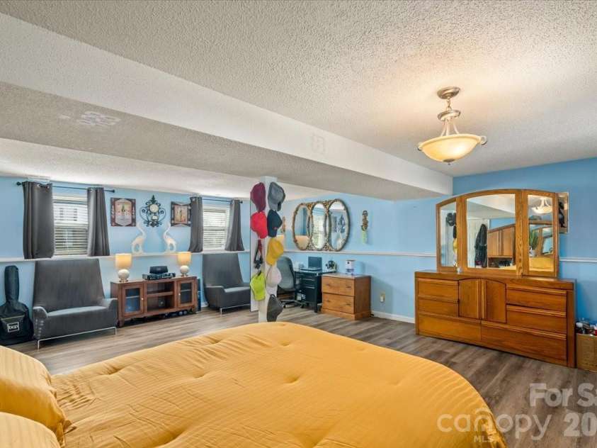 10931 Magenta Lane, Charlotte, NC 28262.  MLS# CAR4355429, YatesRealty ID 10244. This space has endless possibilities