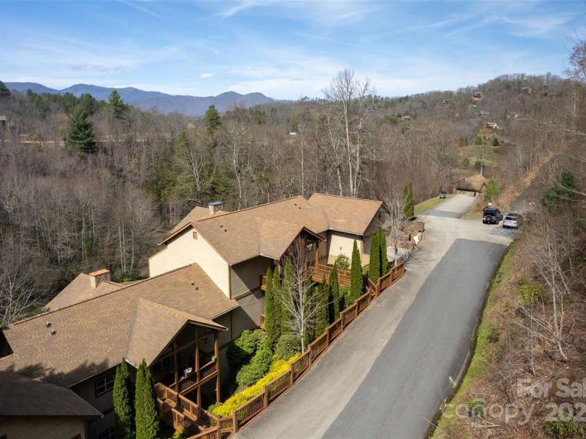 226 Sawgrass Drive, Whittier, NC 28789.  MLS# CAR4244144, YatesRealty ID 10244. 
