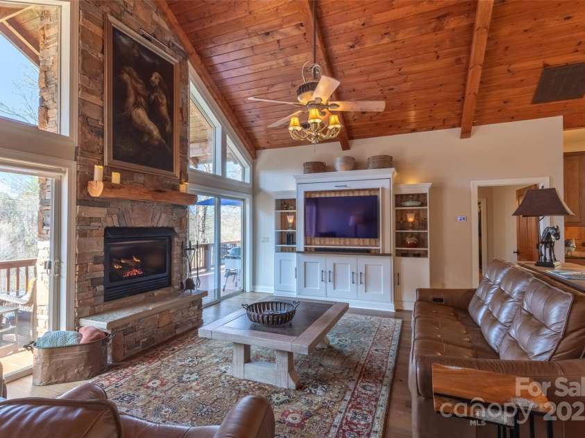 226 Sawgrass Drive, Whittier, NC 28789.  MLS# CAR4244144, YatesRealty ID 10244. 