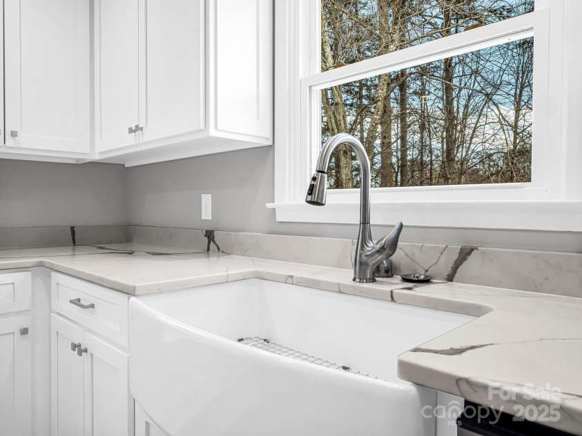 150 Crescent Street, Rutherfordton, NC 28139.  MLS# CAR4214298, YatesRealty ID 10245. 