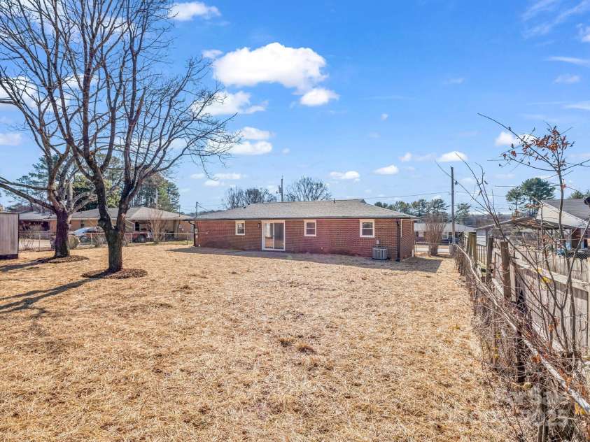 184 Sedgefield Drive, Forest City, NC 28043.  MLS# CAR4218527, YatesRealty ID 10246. 