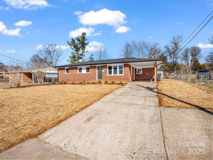 184 Sedgefield Drive, Forest City, NC 28043.  MLS# CAR4328895, YatesRealty ID 10246. 