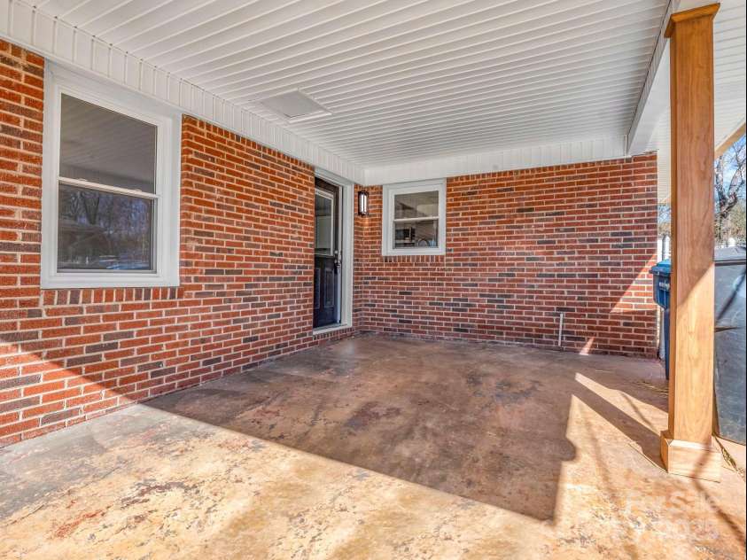 184 Sedgefield Drive, Forest City, NC 28043.  MLS# CAR4328895, YatesRealty ID 10246. 