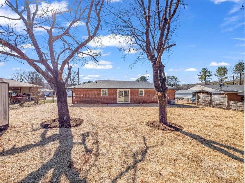 184 Sedgefield Drive, Forest City, NC 28043.  MLS# CAR4328895, YatesRealty ID 10246. 