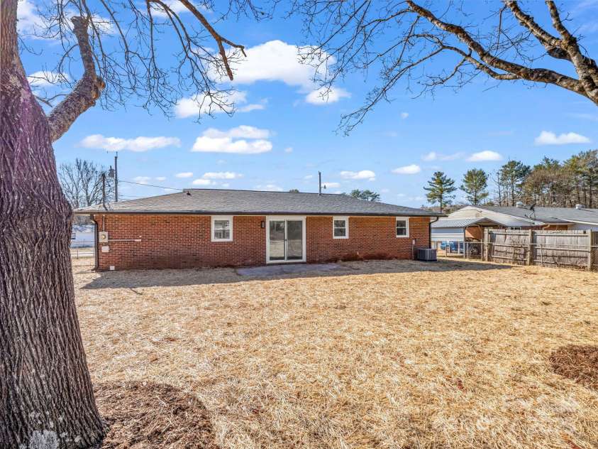 184 Sedgefield Drive, Forest City, NC 28043.  MLS# CAR4328895, YatesRealty ID 10246. 