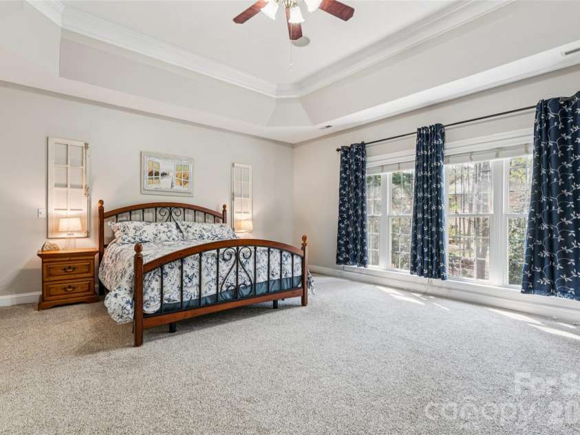 2678 Landing Pointe Drive, Clover, SC 29710.  MLS# CAR4361473, YatesRealty ID 10246. HUGE Primary Bedroom