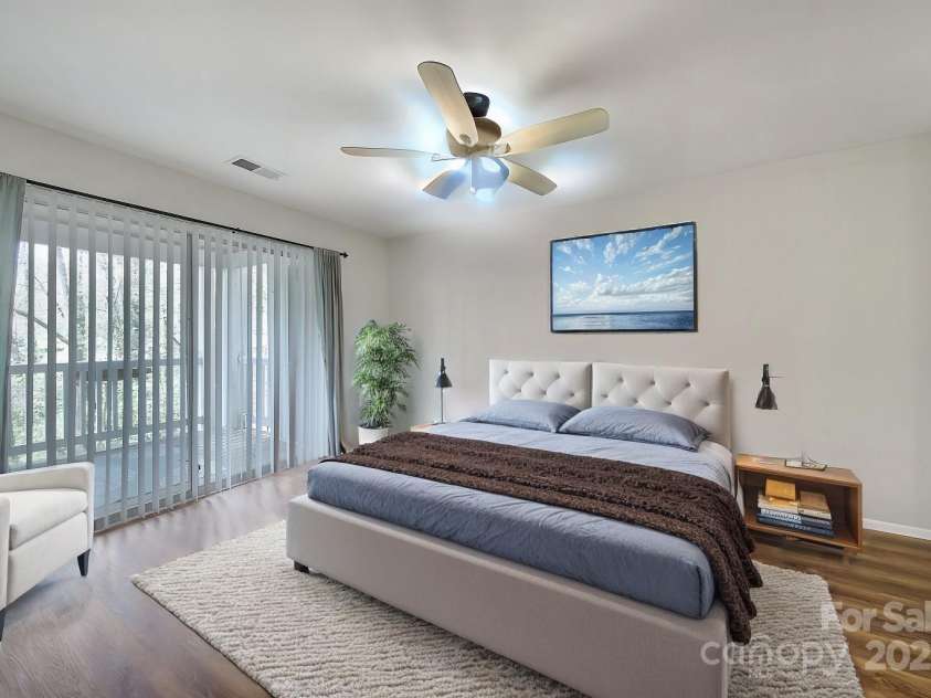 2500 Cranbrook Lane, Charlotte, NC 28207.  MLS# CAR4223296, YatesRealty ID 10249. 