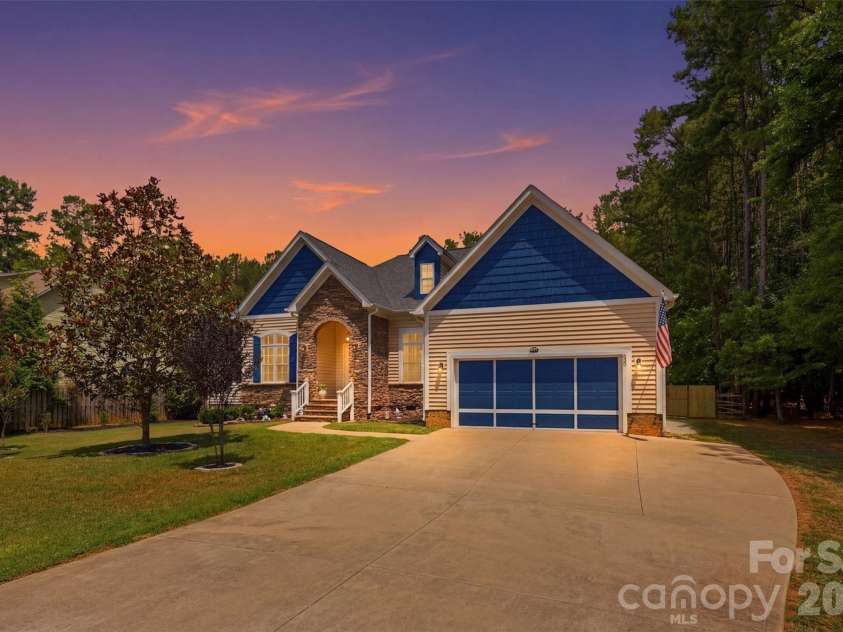 630 Kenway Loop, Mooresville, NC 28117.  MLS# CAR4401583, YatesRealty ID 10250. 