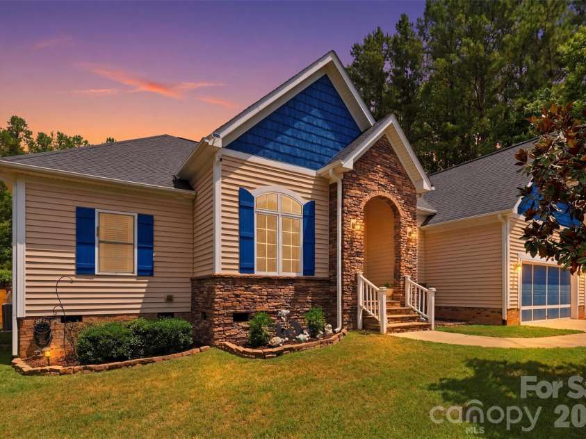 630 Kenway Loop, Mooresville, NC 28117.  MLS# CAR4401583, YatesRealty ID 10250. 